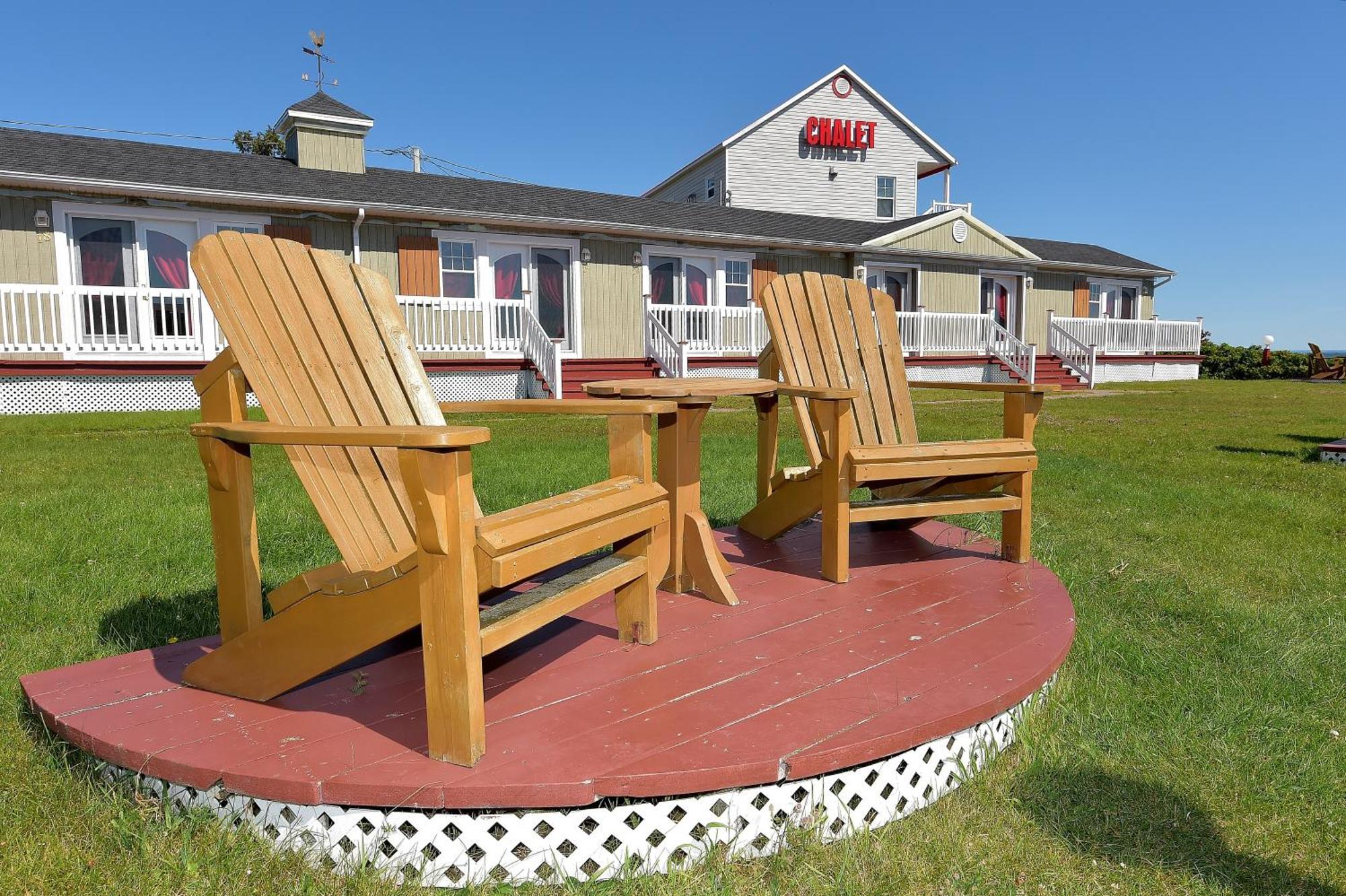 Motel Et Chalets Bo-Fleuve Evangeline Motel