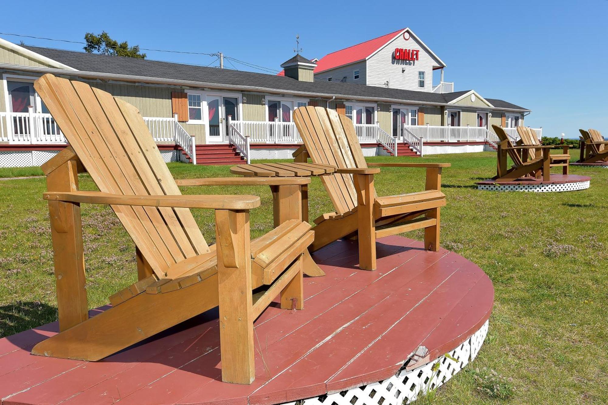 Motel Et Chalets Bo-Fleuve Evangeline Saint-Simeon (Capitale-Nationale)