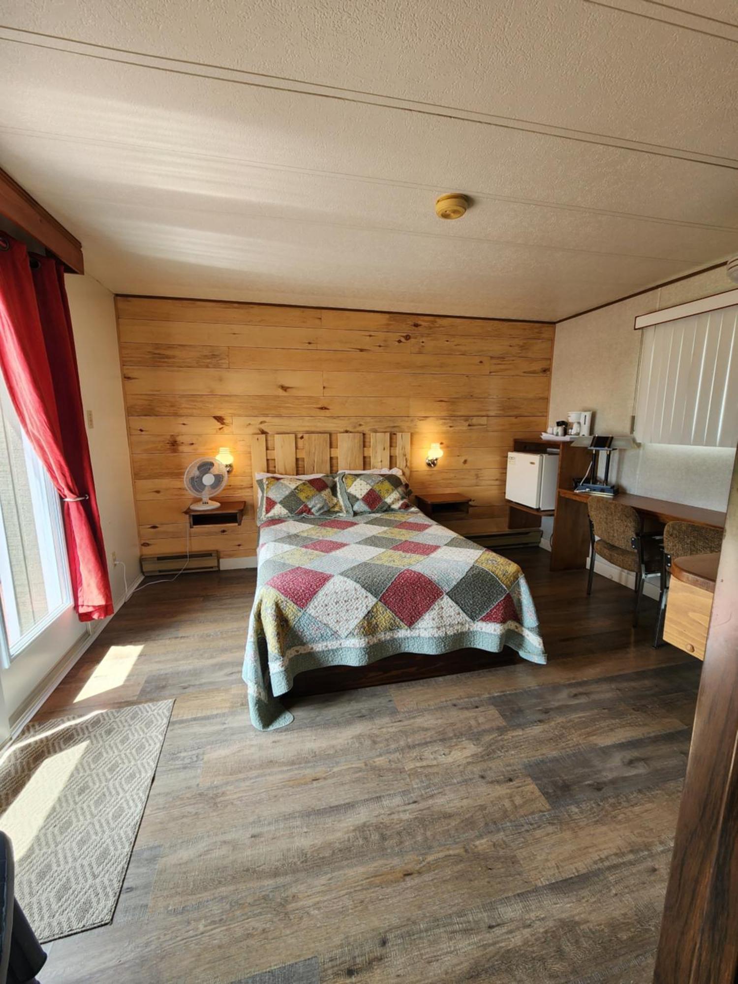 Motel Et Chalets Bo-Fleuve Evangeline 3*