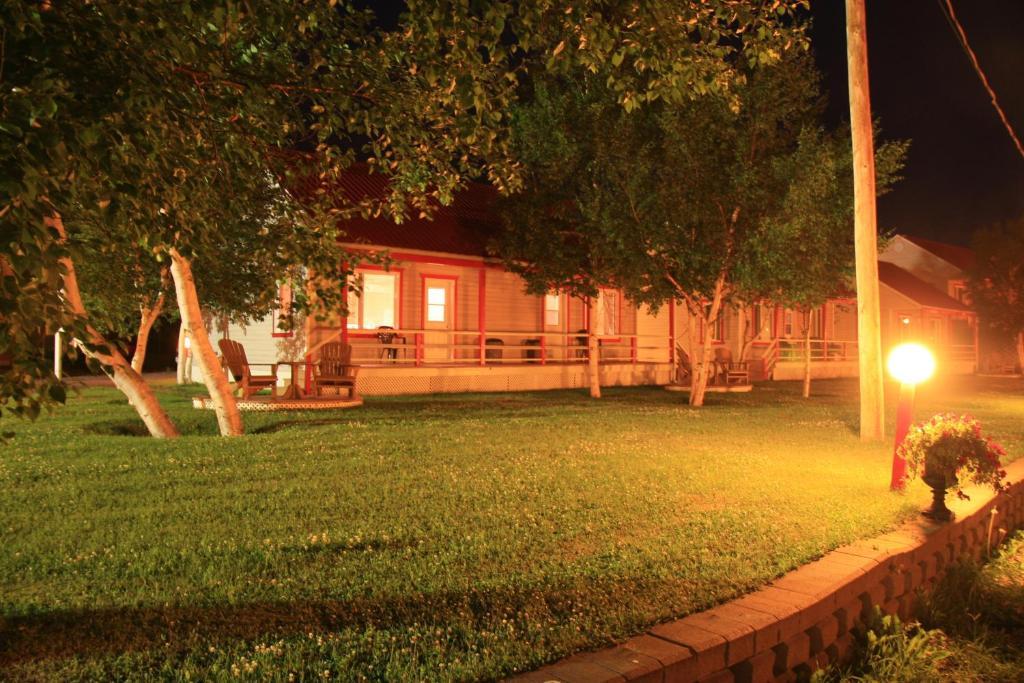 Motel Et Chalets Bo-Fleuve Evangeline Motel 3*